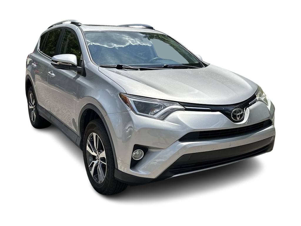 Thumbnail: 2018 Toyota RAV4 - 17