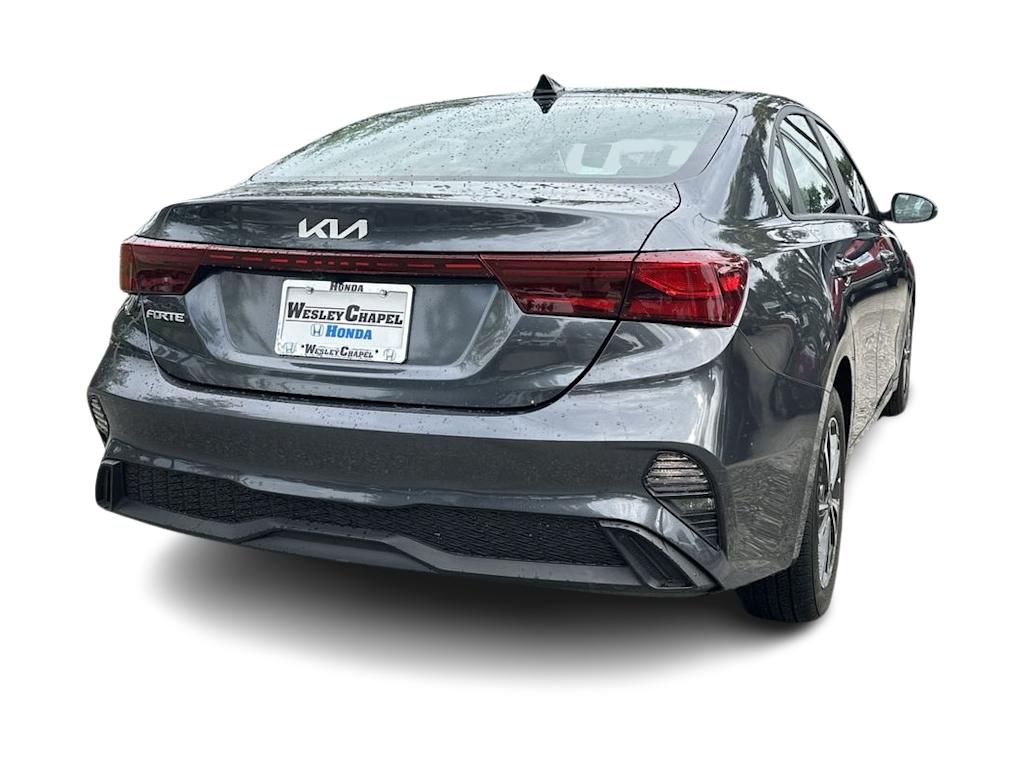 Thumbnail: 2024 Kia Forte - 3