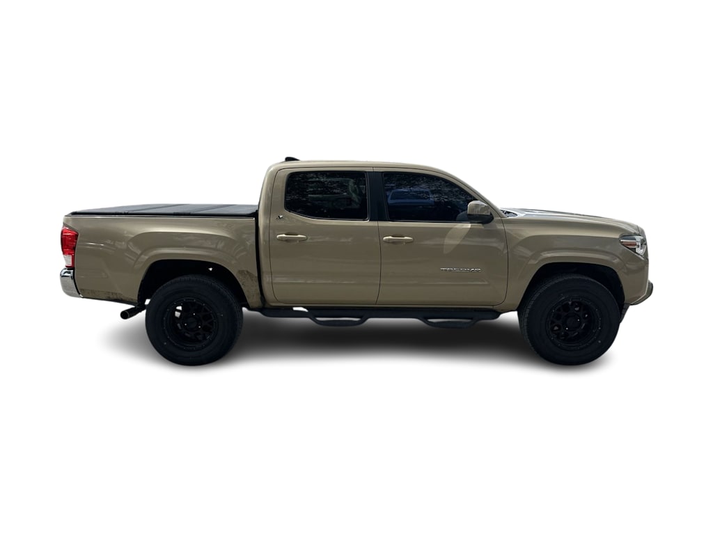 Thumbnail: 2016 Toyota Tacoma - 17