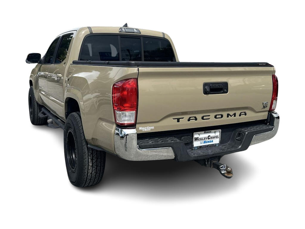 Thumbnail: 2016 Toyota Tacoma - 4