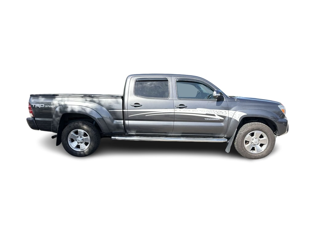 Thumbnail: 2015 Toyota Tacoma - 17