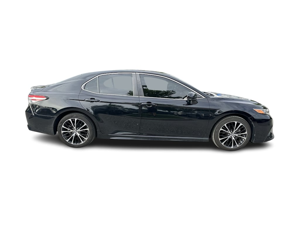 Thumbnail: 2018 Toyota Camry - 15