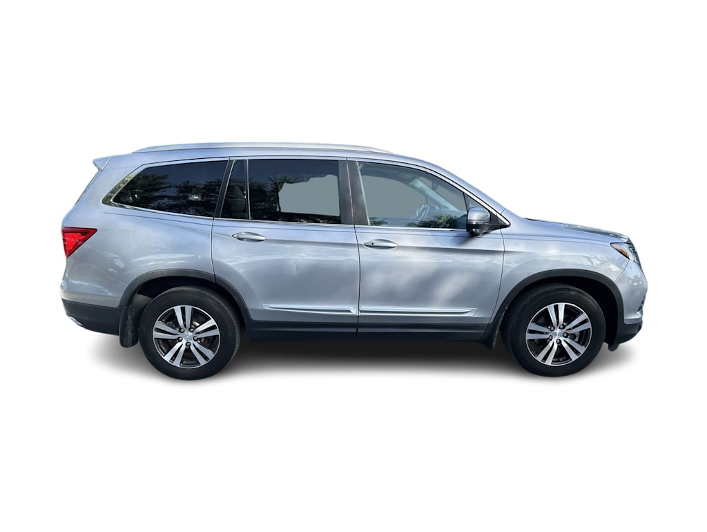 Thumbnail: 2017 Honda Pilot - 15