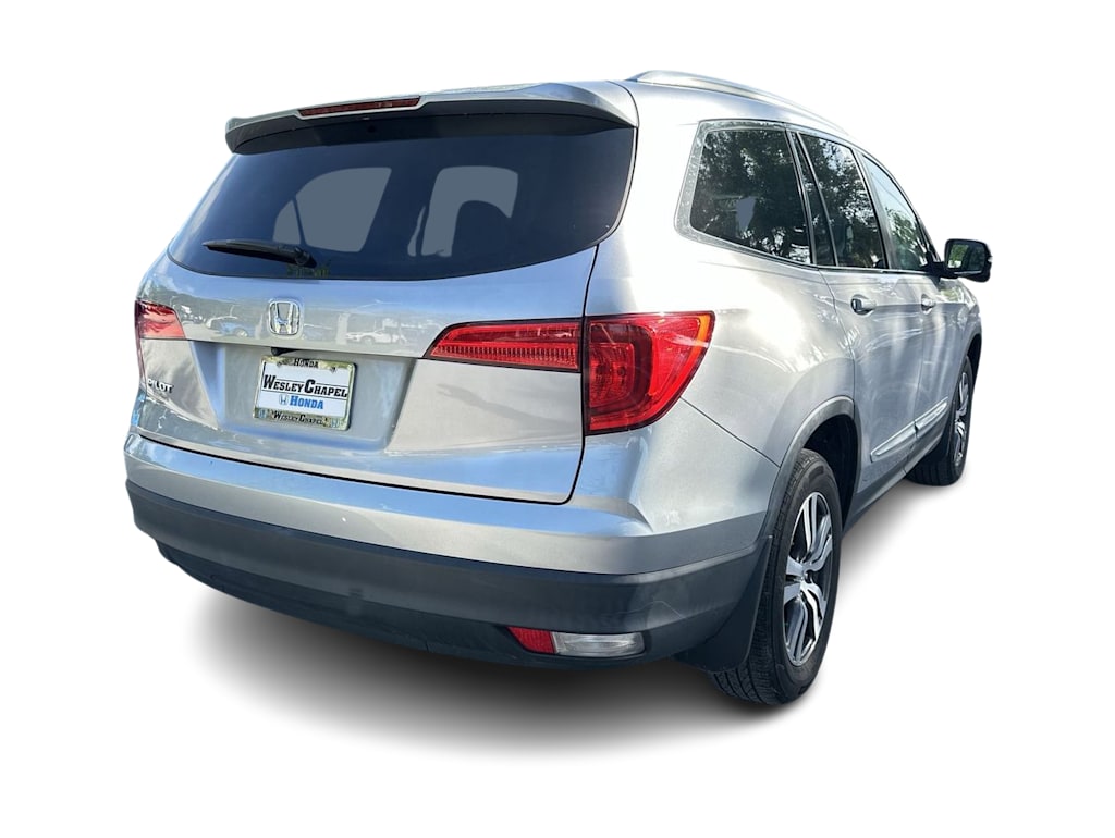 Thumbnail: 2017 Honda Pilot - 14