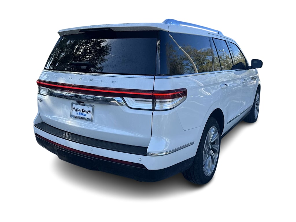 Thumbnail: 2024 Lincoln Navigator - 15