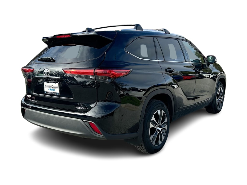 2021 Toyota Highlander XLE 17