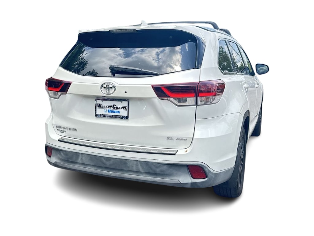 Thumbnail: 2019 Toyota Highlander - 17