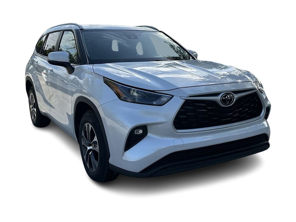 Thumbnail: 2023 Toyota Highlander - 18