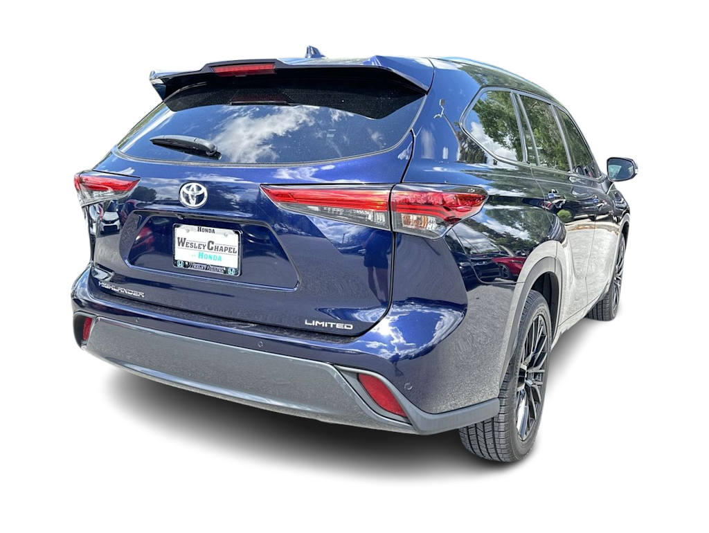Thumbnail: 2022 Toyota Highlander - 15