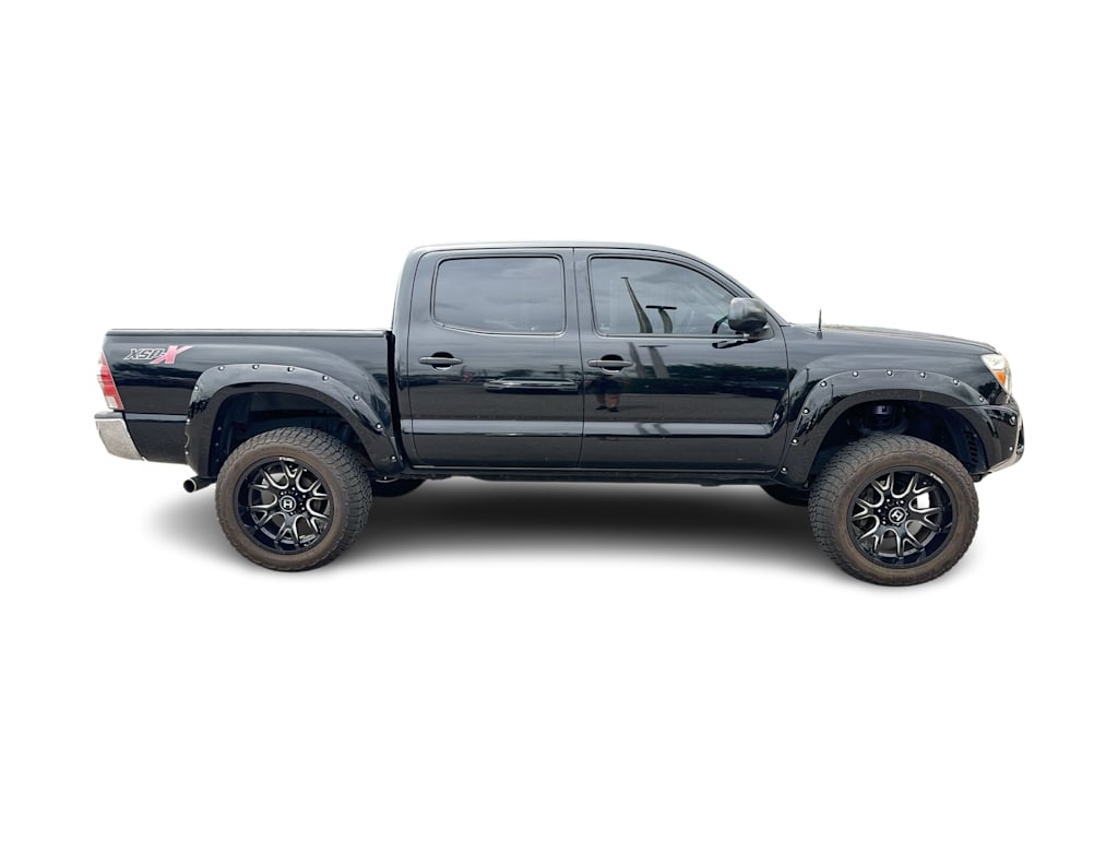 Thumbnail: 2015 Toyota Tacoma - 16