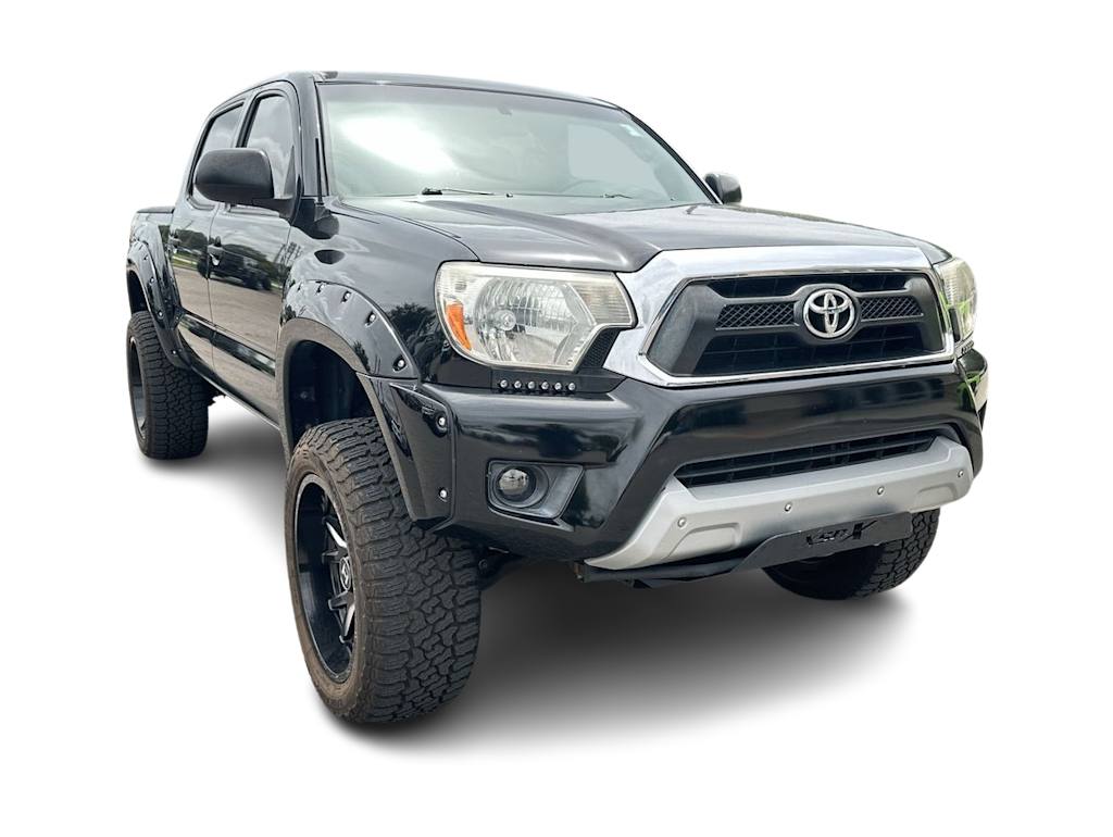 Thumbnail: 2015 Toyota Tacoma - 17