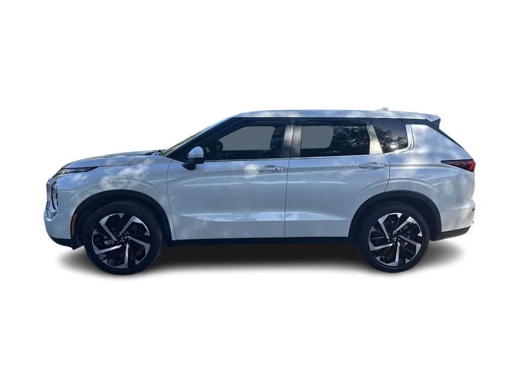 Thumbnail: 2024 Mitsubishi Outlander - 3