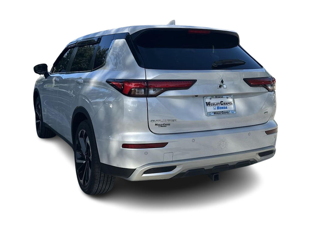 Thumbnail: 2024 Mitsubishi Outlander - 4