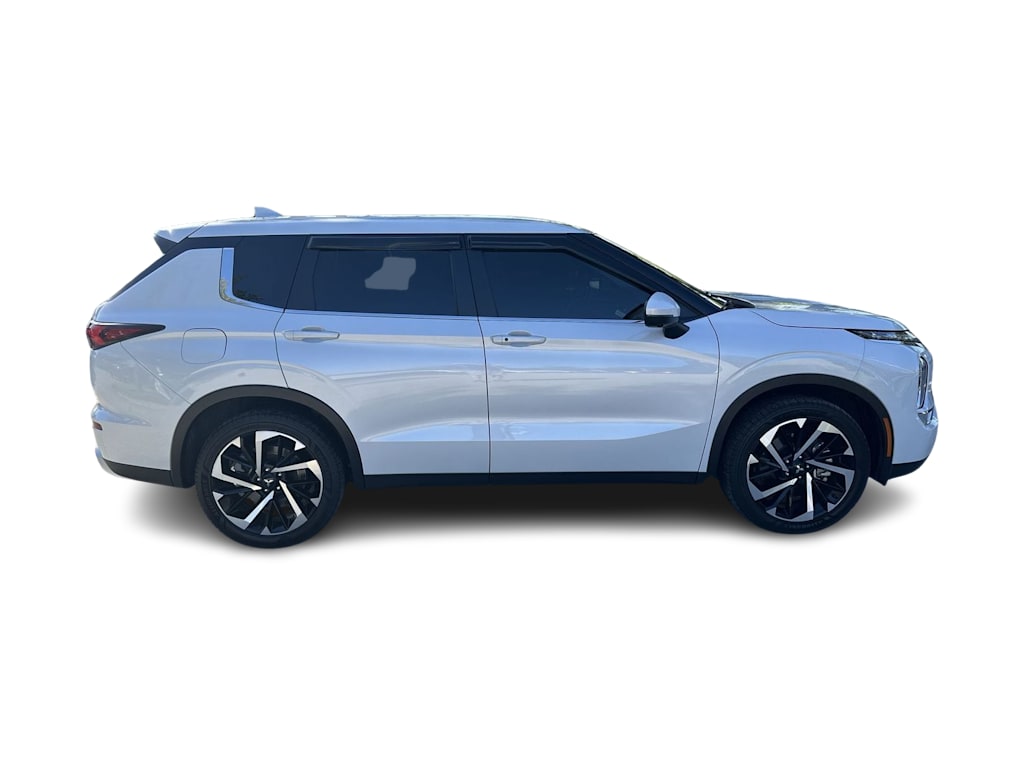 Thumbnail: 2024 Mitsubishi Outlander - 17