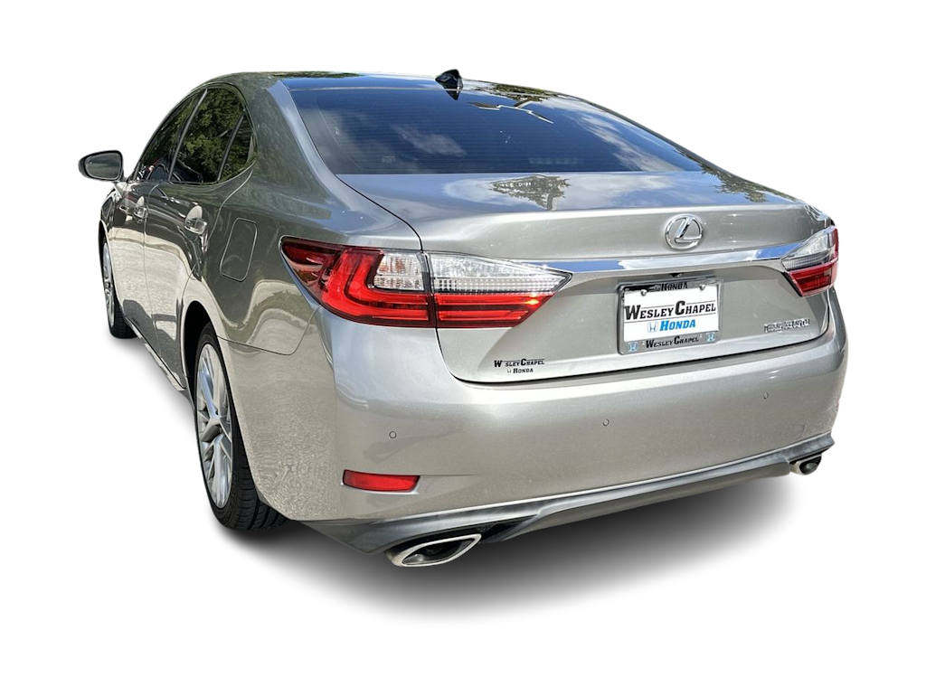 Thumbnail: 2016 Lexus ES - 4