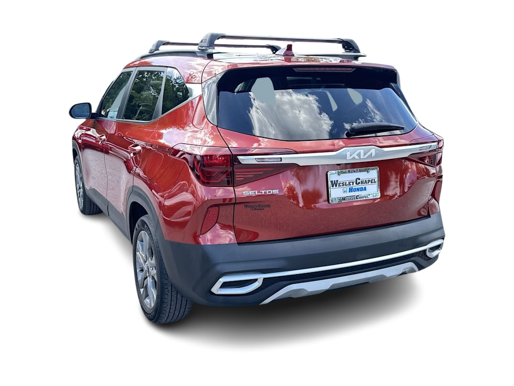 Thumbnail: 2023 Kia Seltos - 4