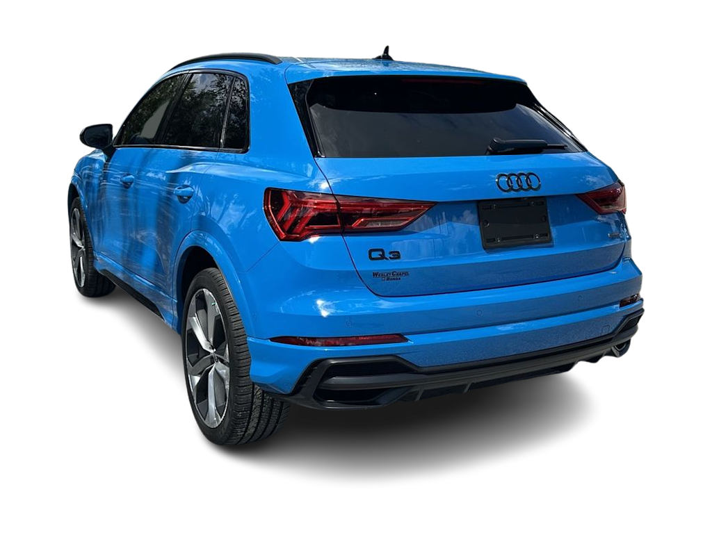 Thumbnail: 2021 Audi Q3 - 3