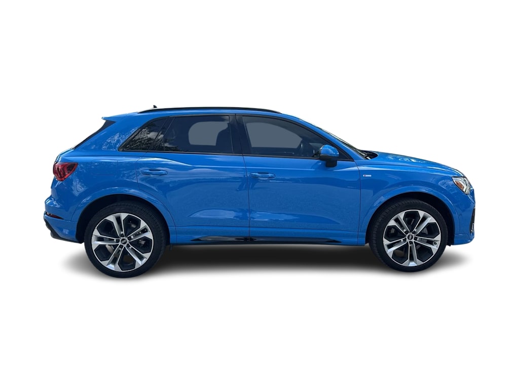 Thumbnail: 2021 Audi Q3 - 16