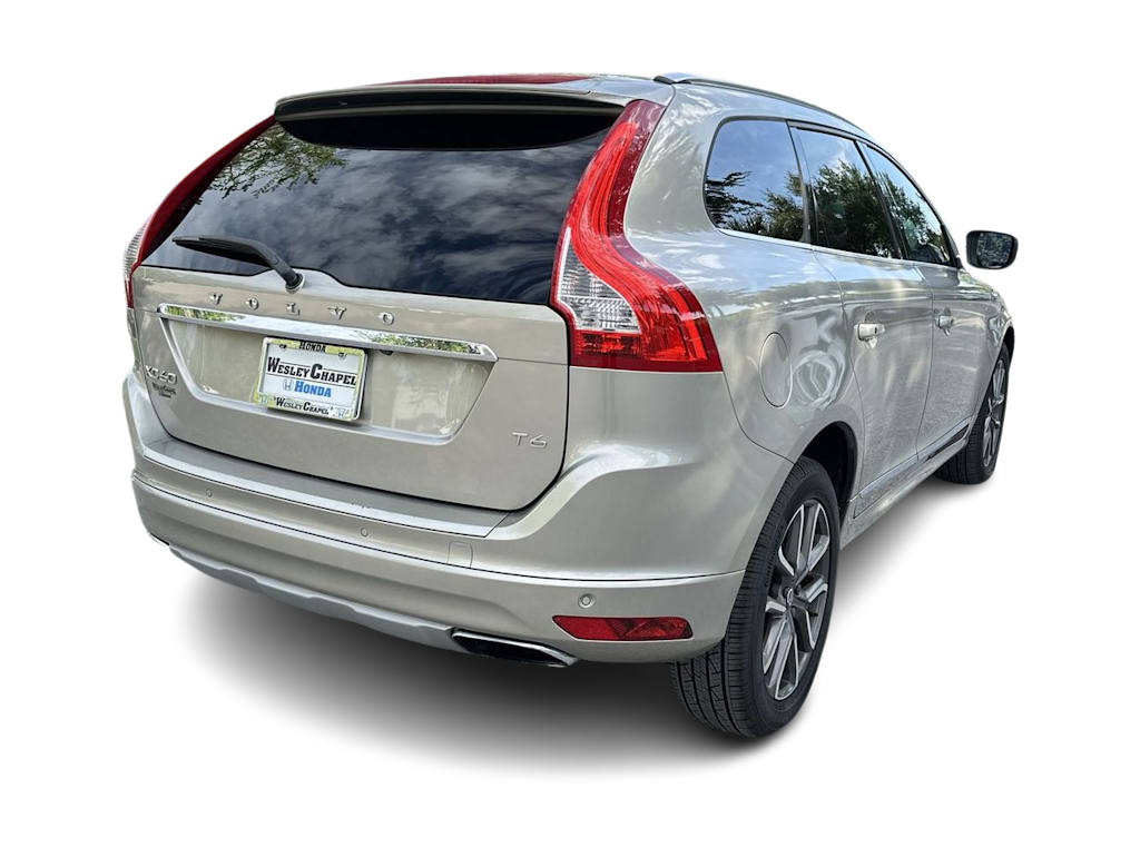 Thumbnail: 2016 Volvo XC60 - 14