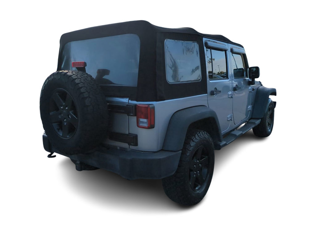 Thumbnail: 2015 Jeep Wrangler - 18