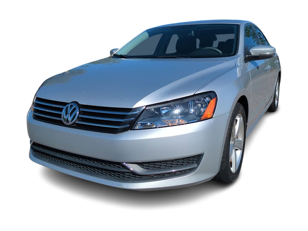 Thumbnail: 2013 Volkswagen Passat - 16