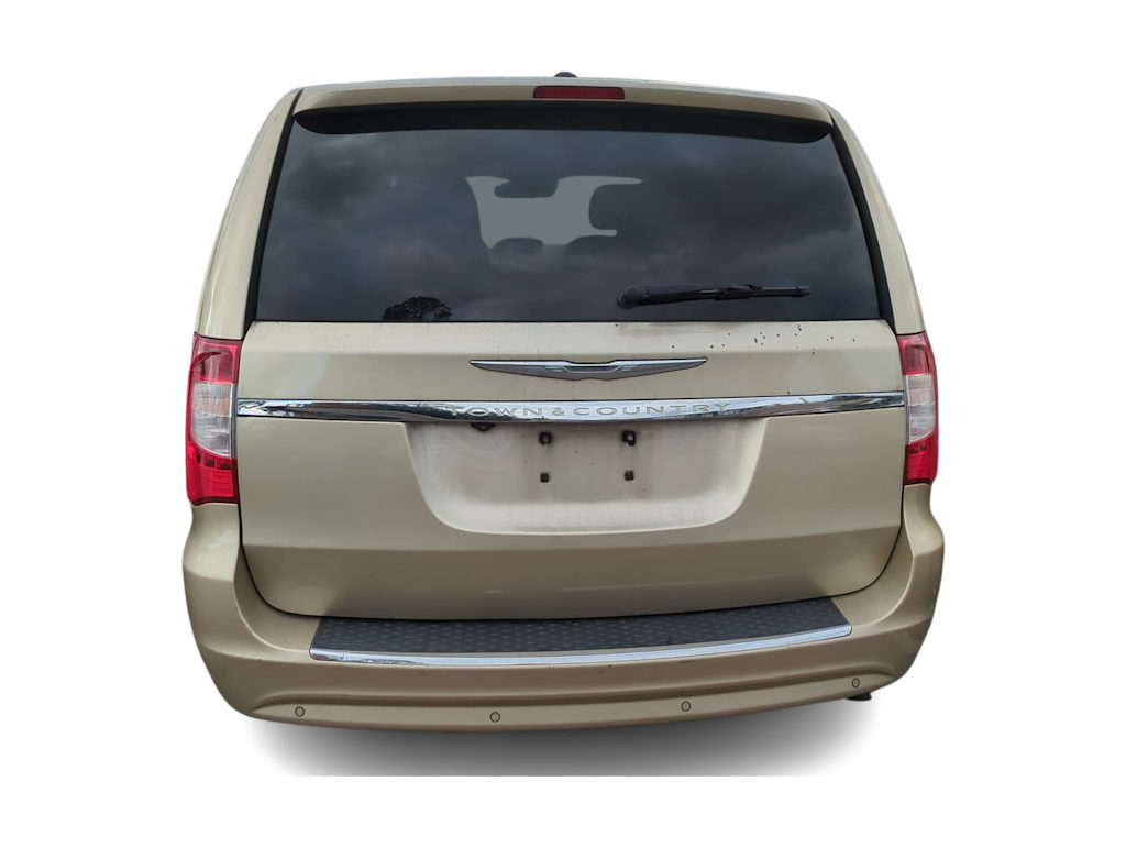 Thumbnail: 2011 Chrysler Town & Country - 3