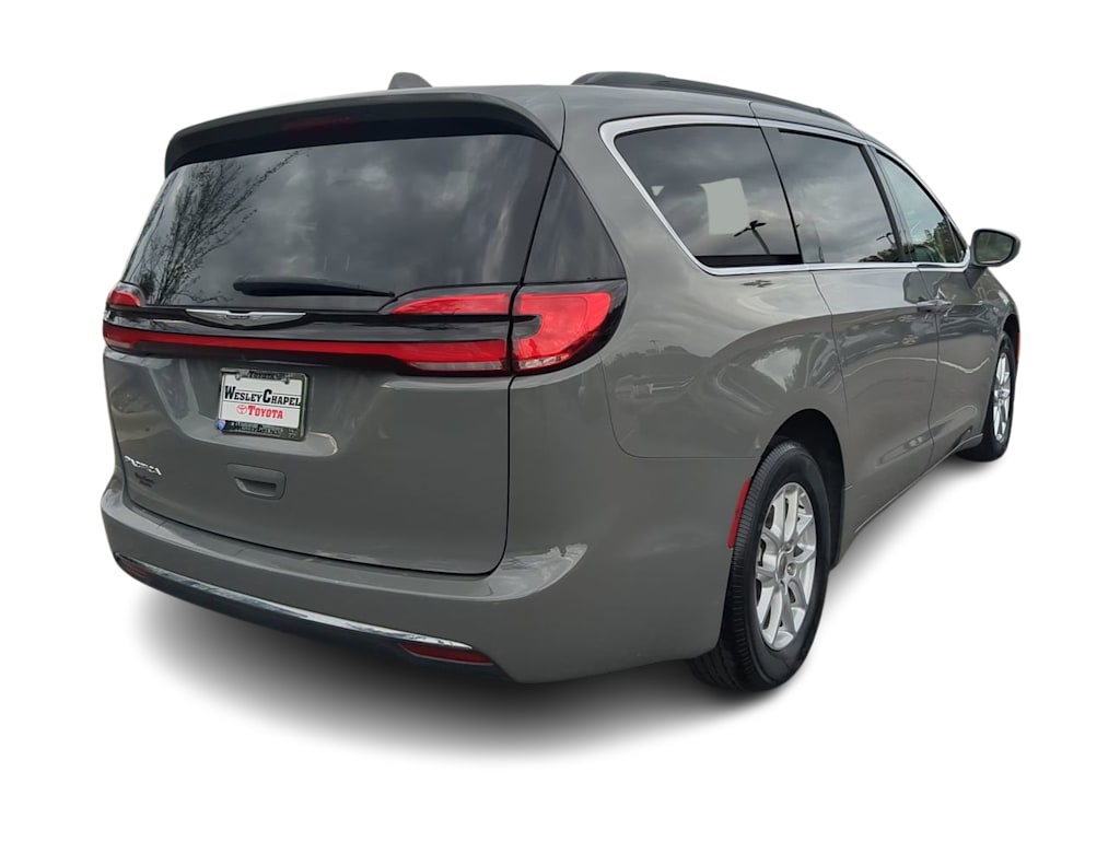 2022 Chrysler Pacifica Touring L 16