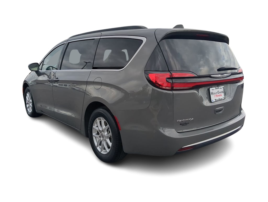 2022 Chrysler Pacifica Touring L 4