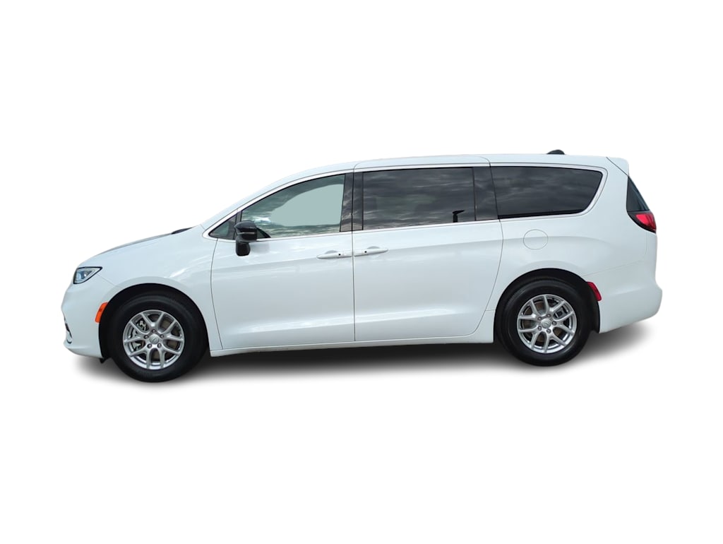 Thumbnail: 2025 Chrysler Pacifica - 3