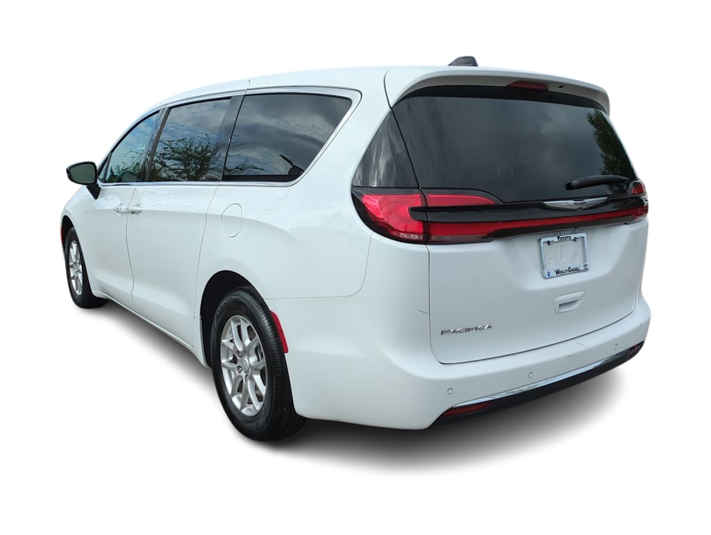 Thumbnail: 2025 Chrysler Pacifica - 4