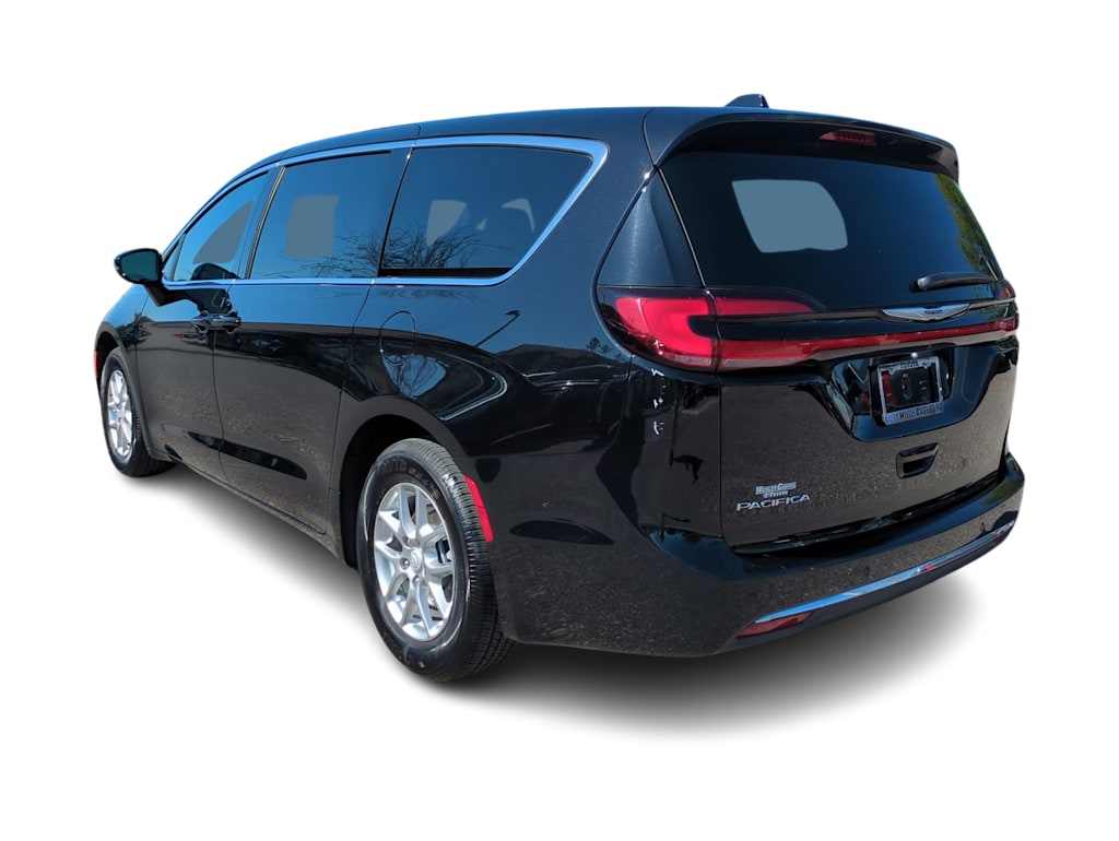 Thumbnail: 2025 Chrysler Pacifica - 4