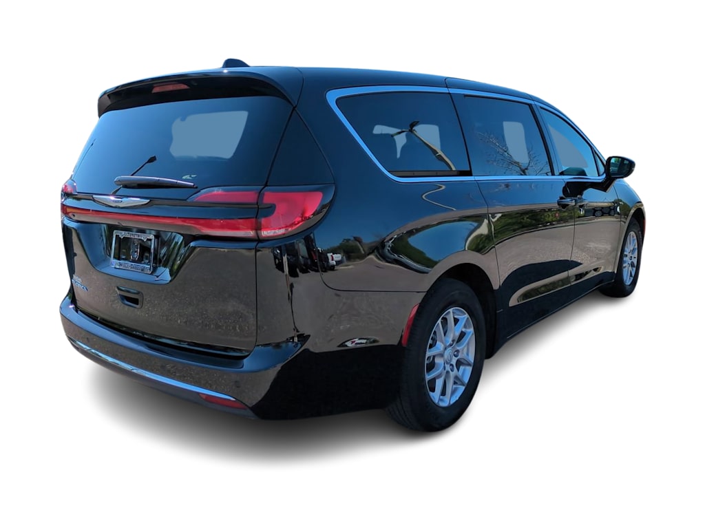 Thumbnail: 2025 Chrysler Pacifica - 17