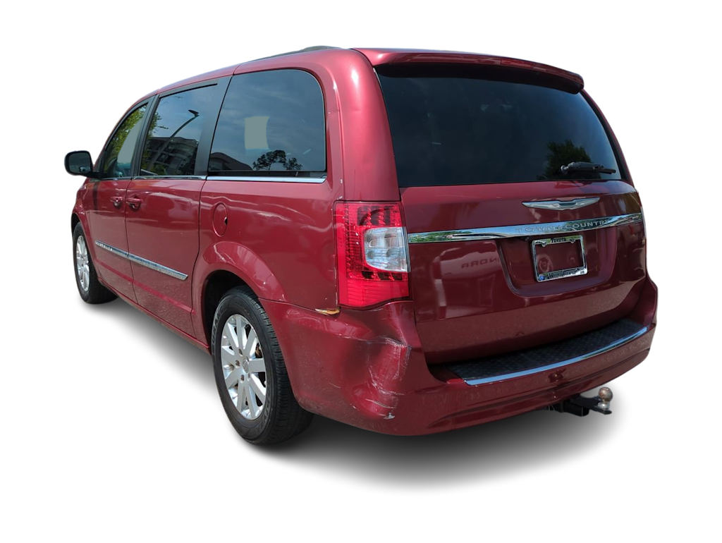 Thumbnail: 2014 Chrysler Town & Country - 4