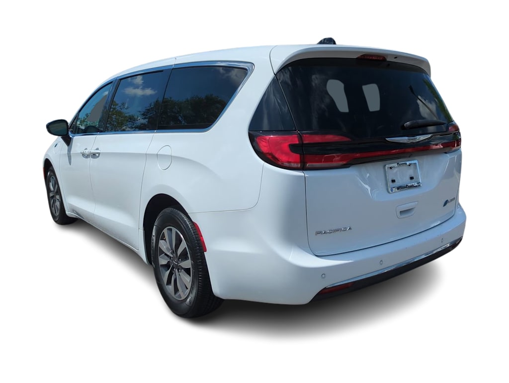 Thumbnail: 2024 Chrysler Pacifica - 4