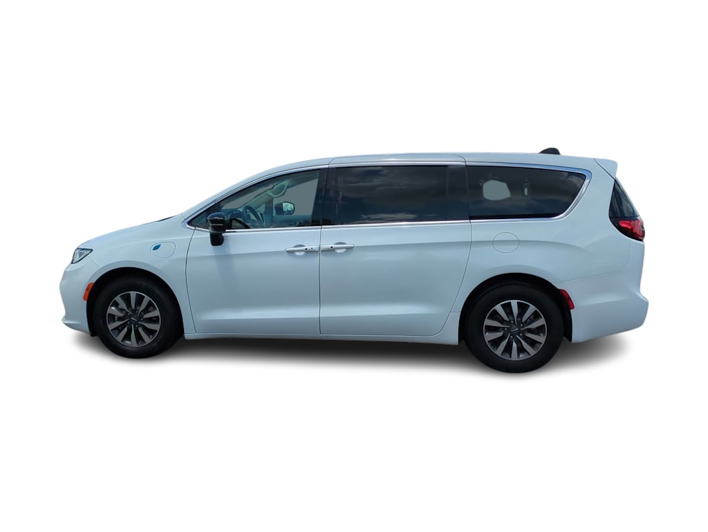 Thumbnail: 2024 Chrysler Pacifica - 3