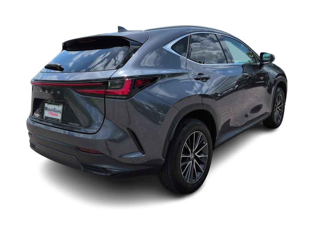Thumbnail: 2024 Lexus ES - 17