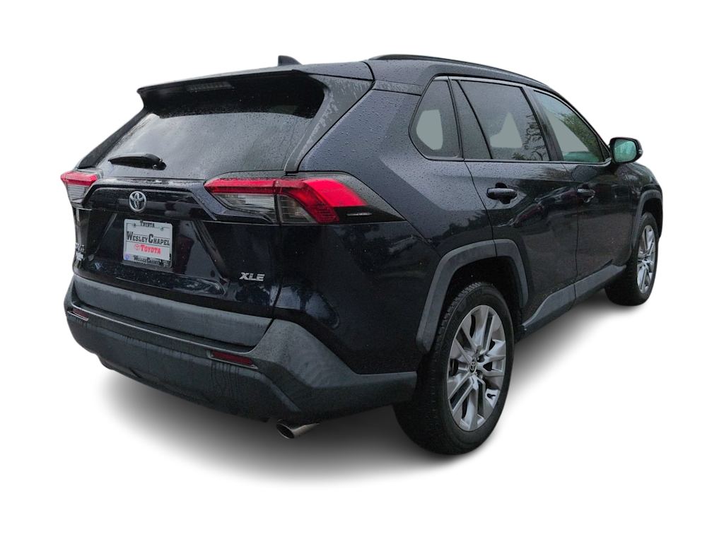 Thumbnail: 2021 Toyota RAV4 - 17