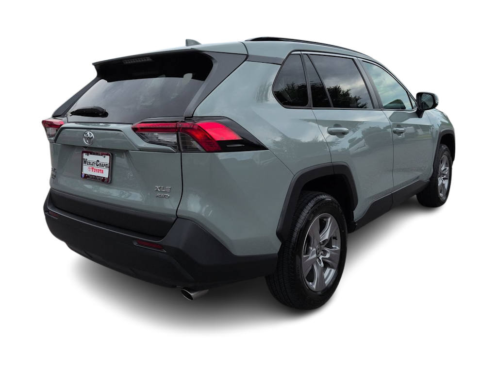 Thumbnail: 2022 Toyota RAV4 - 17