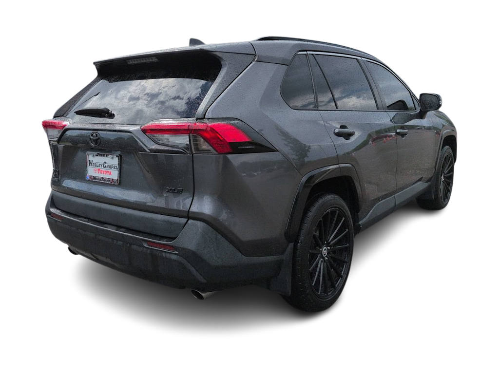 Thumbnail: 2021 Toyota RAV4 - 17