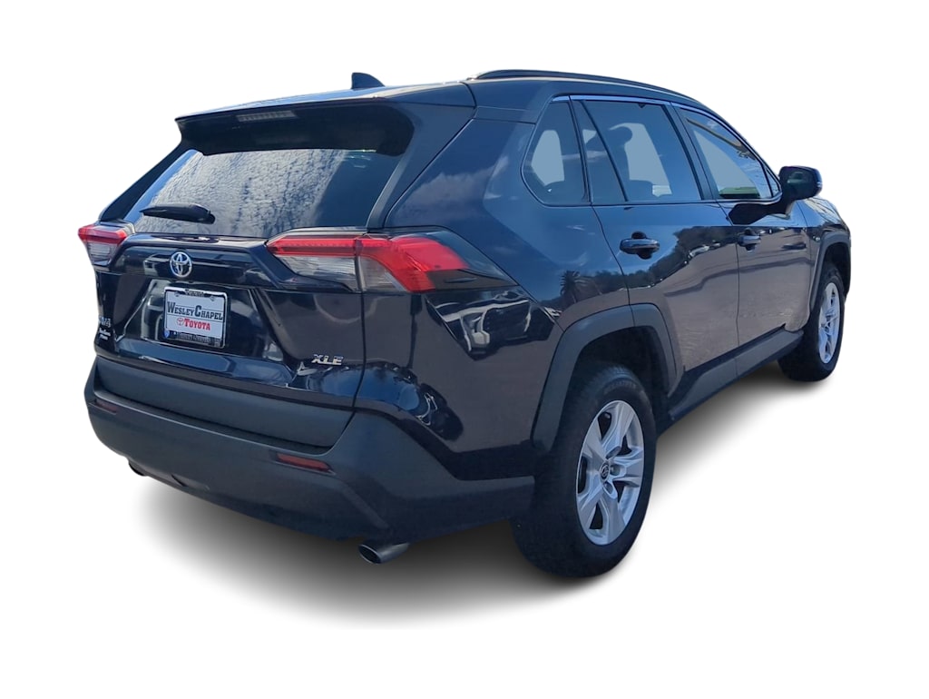 2021 Toyota RAV4 XLE 18