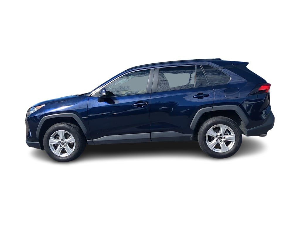 2021 Toyota RAV4 XLE 3