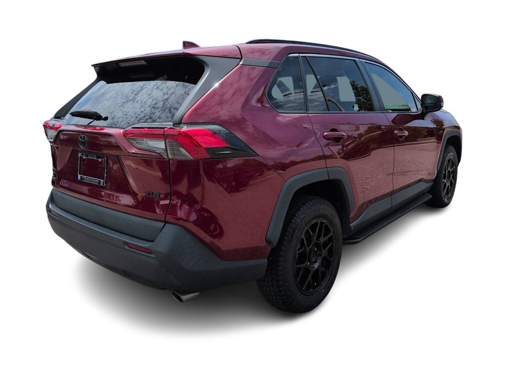 Thumbnail: 2021 Toyota RAV4 - 18