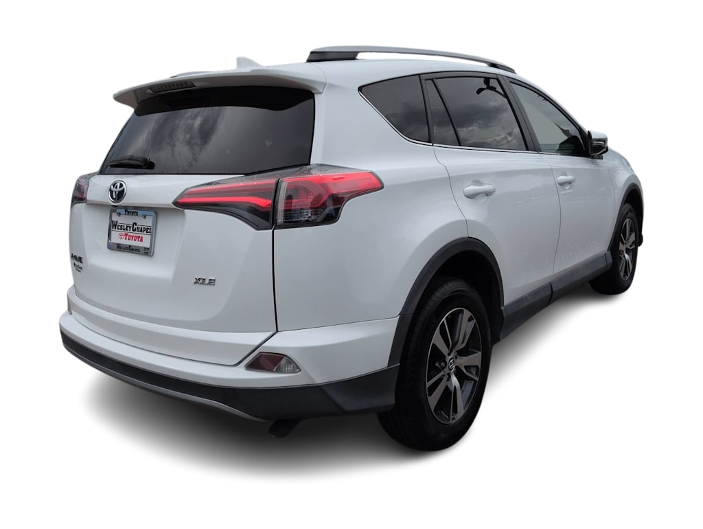 Thumbnail: 2018 Toyota RAV4 - 17