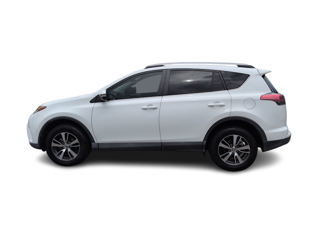 Thumbnail: 2018 Toyota RAV4 - 16