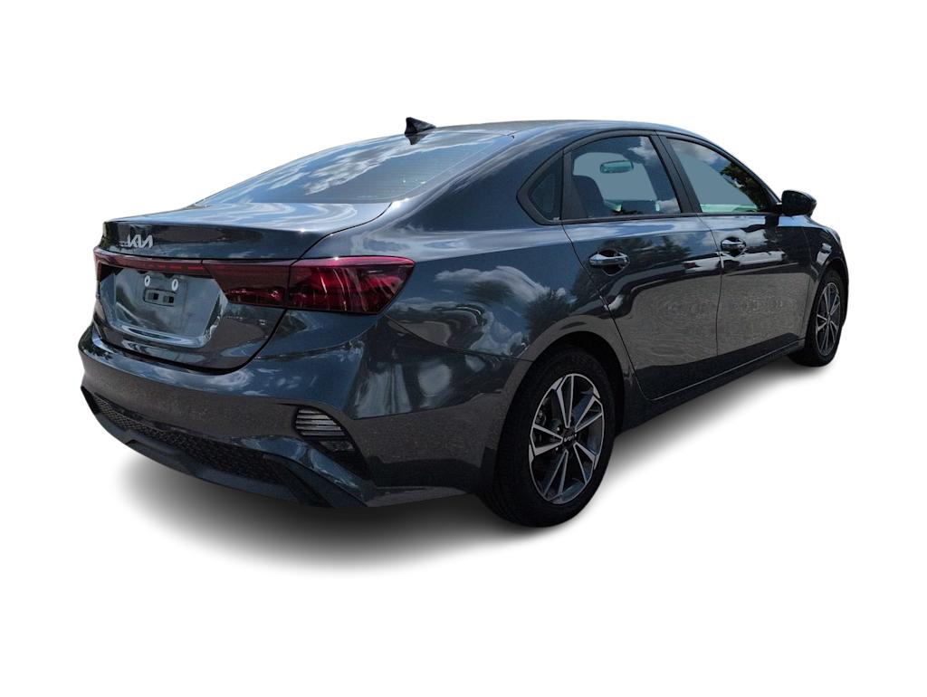 Thumbnail: 2023 Kia Forte - 18