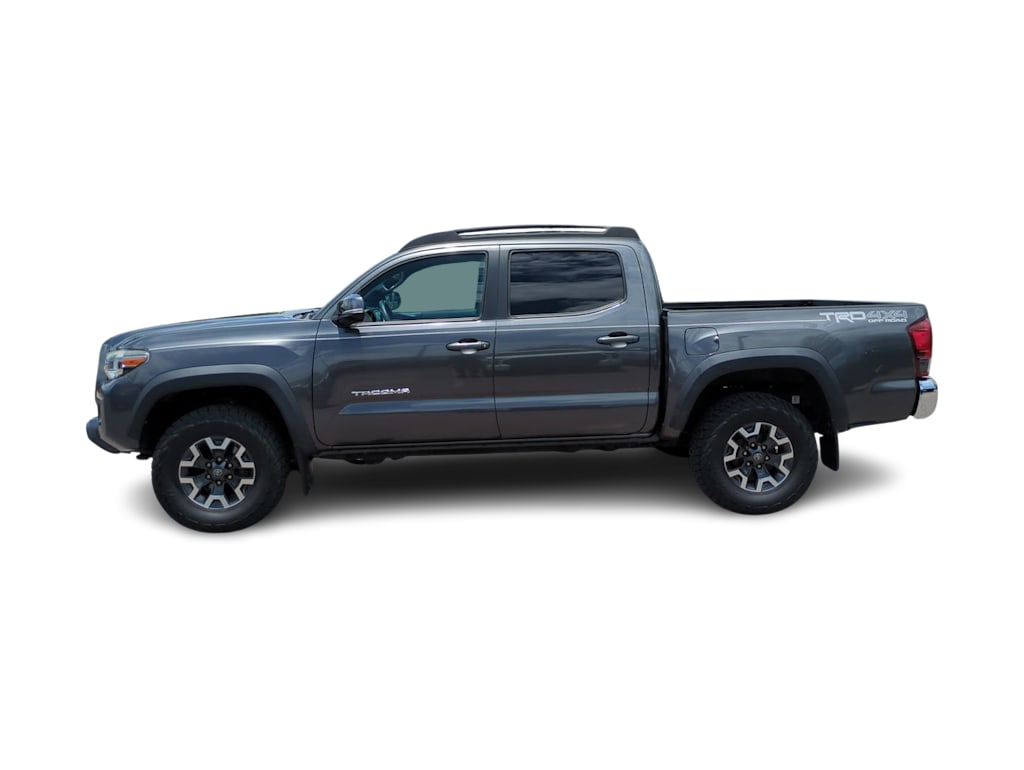 Thumbnail: 2018 Toyota Tacoma - 3