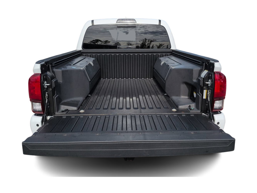 Thumbnail: 2023 Toyota Tacoma - 15