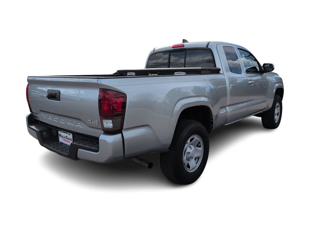 Thumbnail: 2022 Toyota Tacoma - 17