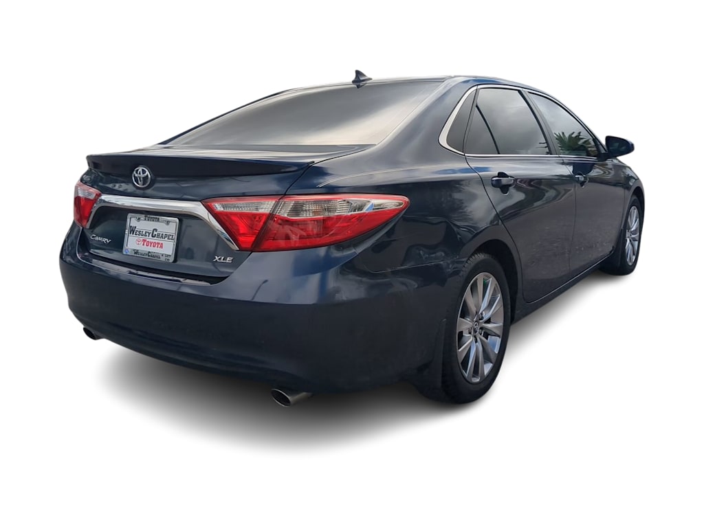 2017 Toyota Camry XLE 17