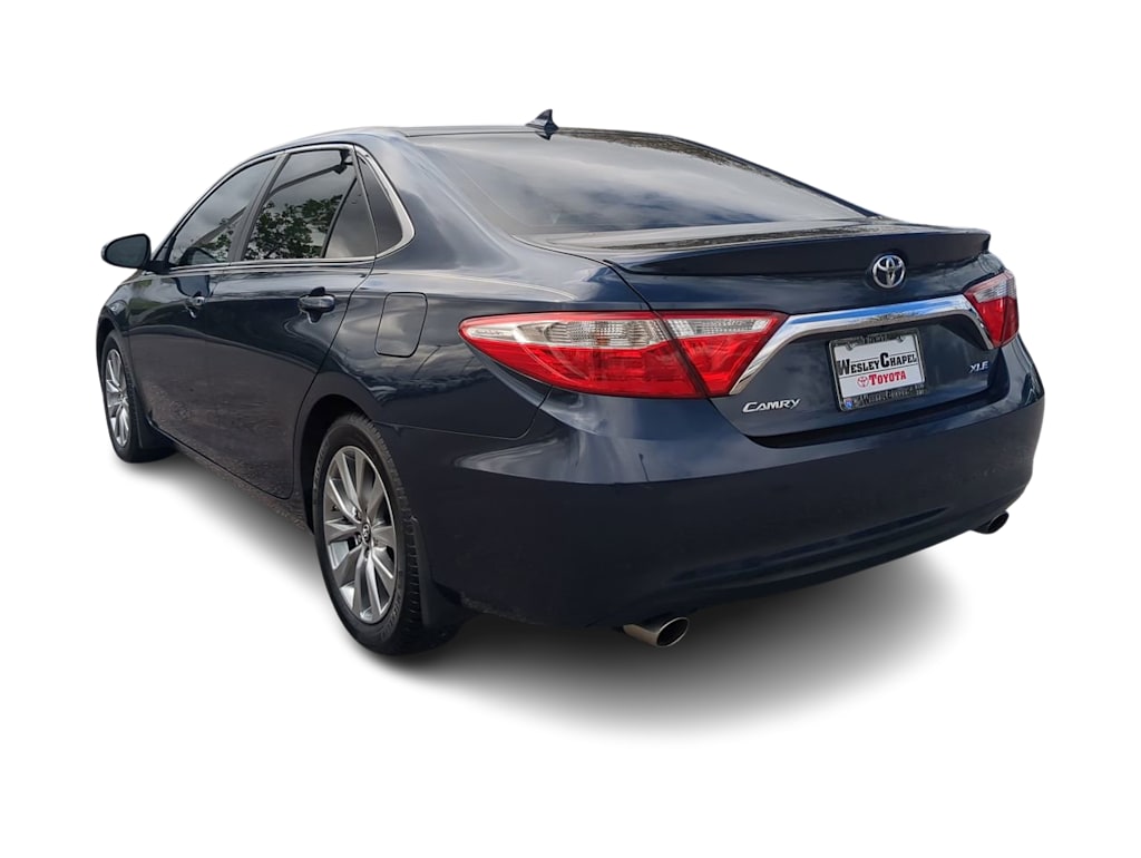 2017 Toyota Camry XLE 4